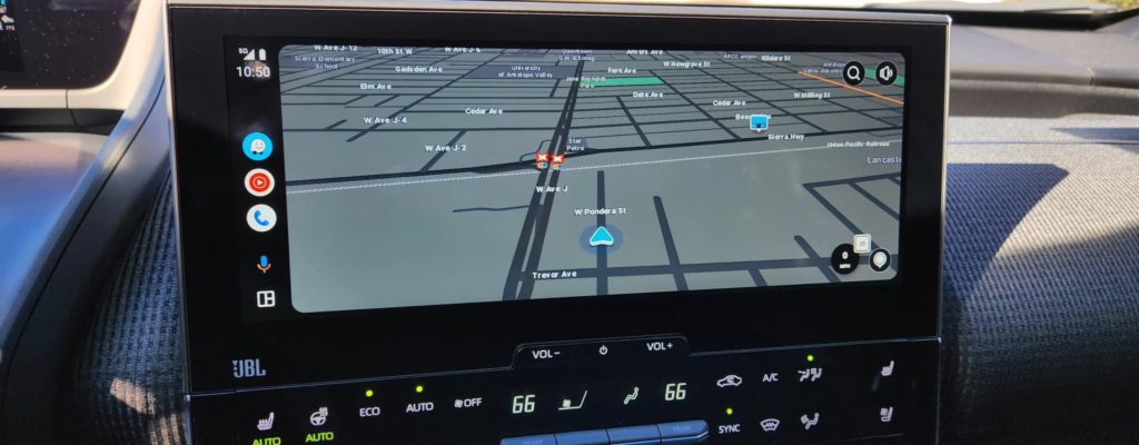Android Auto 8.8 Coolwalk Waze 1